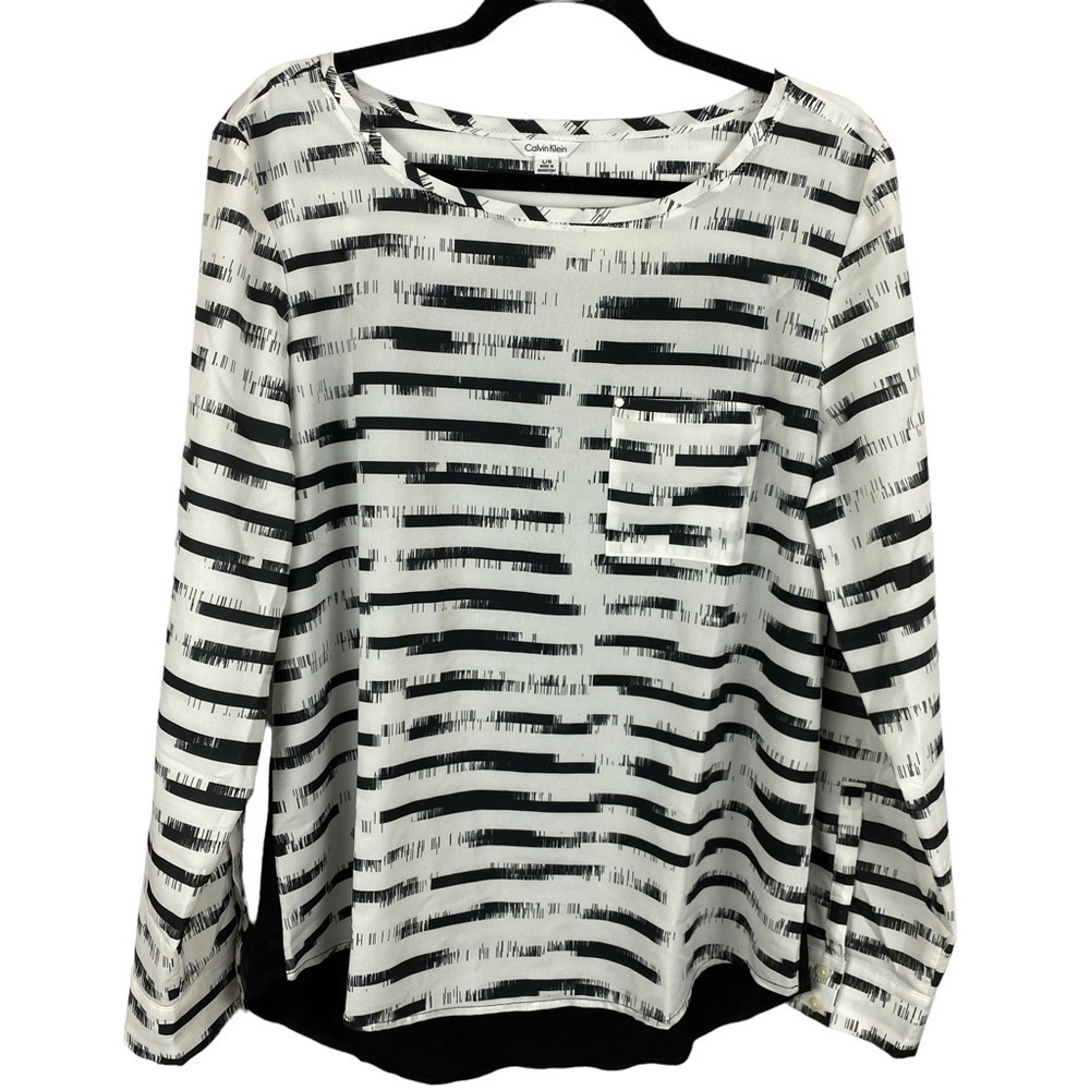 ✨3/$21✨ Calvin Klein Large Black White Striped Mixed Media Top